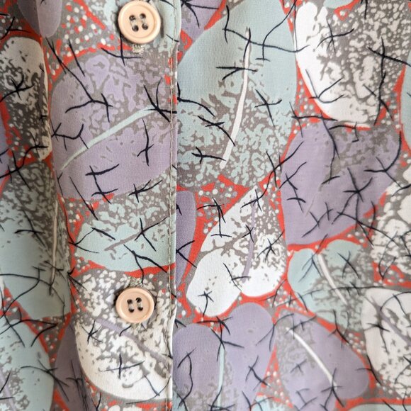 Cecilla Pure Silk leaf print button down blouse - Picture 4 of 6